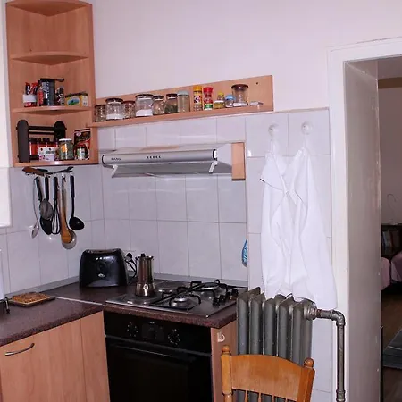 Spacious 5 Min Away From The Beach 아파트 바르나