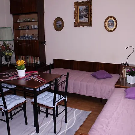 아파트 Spacious 5 Min Away From The Beach 바르나
